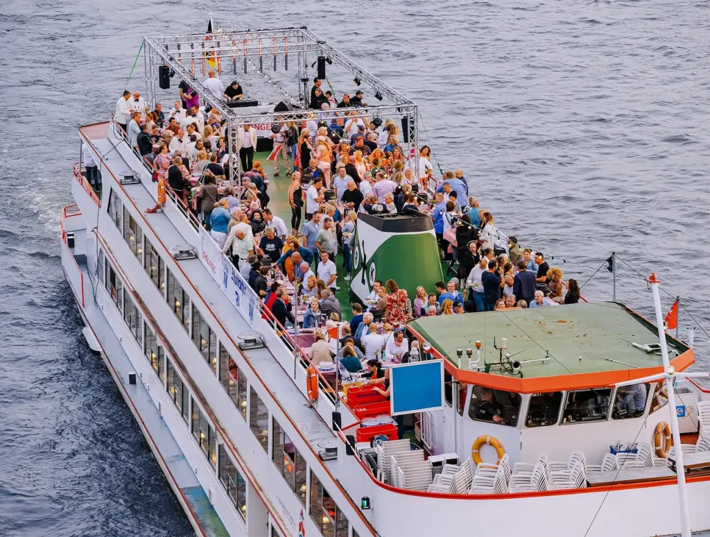From Strangers to Travel Friends: What Happens on a Group Cruise